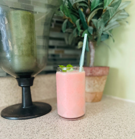 SIMPLE STRAWBERRY PROTEIN SMOOTHIE